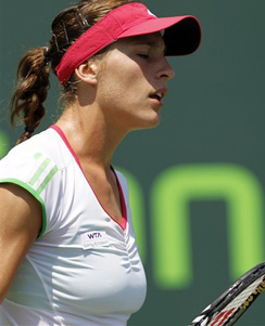 Петкович о неудаче в матче против Шараповой Немецкая теннисистка прокомментировала свое поражение в полуфинале турнира в Майами.