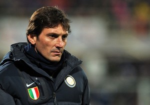 Леонардо: "Команда начинает уставать" Главный тренер Интера дал пресс-конференцию в преддверии поединка с Лацио.