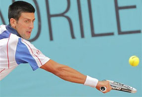 Джокович о своем выходе в четвертьфинал Второй номер мирового рейтинга прокомментировал свой поединок третьего раунда на турнире в Мадриде.