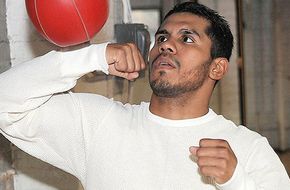 Диас вернется на ринг в июле Соперником мексиканского боксера станет американец Дэвид Торрес.