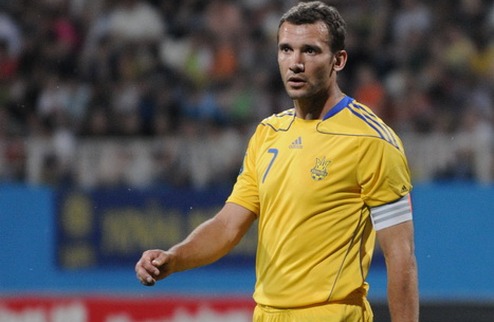 Шевченко не сыграет с Францией Нападающий сборной Украины из-за травмы досрочно ушел в отпуск. 