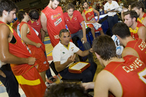 Скариоло – новый тренер Армани Джинс Наставник сборной Испании таки подписал контракт с миланским клубом.