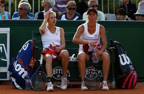 Сестры Бондаренко проиграли на старте турнира в Дании Алена и Екатерина не смогли пробиться во второй раунд парного разряда.