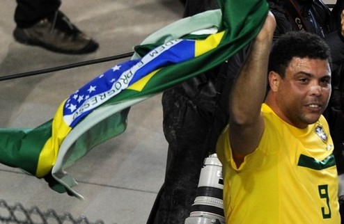 Роналдо прощается победой + ВИДЕО "Феномено" провел последний матч в сборной Бразилии...