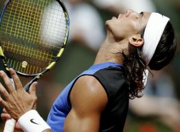 Надаль: "В концовке сильно прибавил" Испанский теннисист Рафаэль Надаль прокомментировал свою победу в третьем круге турнира в Лондоне.