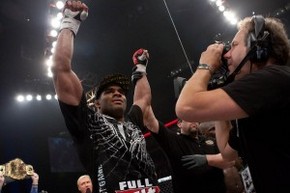 Оверим хочет нокаутировать Вердума на первых секундах Чемпион Strikeforce в супертяжелом весе готов к поединку с Фабрицио Вердумом.