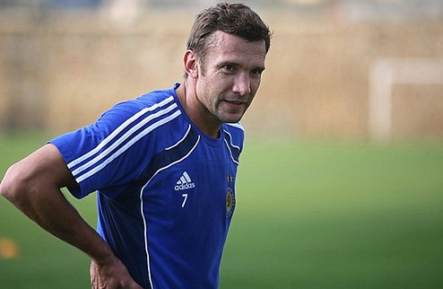 СЭ: Шевченко продлил контракт с Динамо Ближайший год форвард проведет в рядах вице-чемпиона страны. 