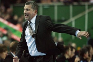Жальгирис сохранил тренера Греческий специалист Элиас Зурос остается наставником литовского гранда еще на сезон. 