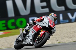 MotoGP. Ямаха отложила тесты нового байка Команда надеется доработать мотоцикл к следующей дате тестов.