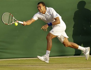 Тсонга: "Я готов к матчу против Федерера" Французский теннисист прокомментировал предстоящую четвертьфинальную встречу против Роджера Федерера.