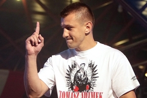 Адамеку не понравился бой Кличко-Хэй Польский боксер считает, что нет необходимости в проведении матча-реванша.