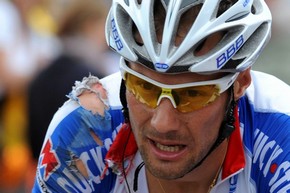 Боонен сошел с Тур де Франс Том Боонен (Бельгия - Quick Step) прекратил свои мучения на Тур де Франс 2011. 