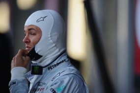 Росберг: "Мы должны быть терпеливыми" Пилот Мерседеса ответил на вопросы журналистов накануне Гран-при Великобритании.