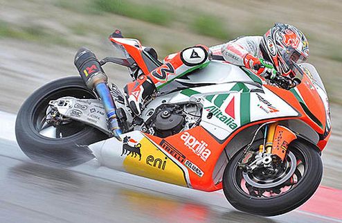 Superbike. Квалификация. Бьяджи выигрывает поул Наезднику Aprilia не пришлось делать много попыток.