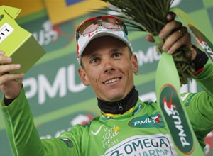 Жильбер благодарит команду за зеленую майку Восьмой этап Тур де Франс вернул бельгийцу трофей, благодаря второму месту.