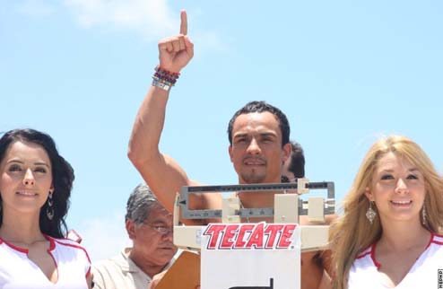 Маркес и Рамос взвесились В Канкуне состоялась официальная процедура взвешивания перед боем Хуана Мануэля Маркеса с Ликаром Рамосом. 