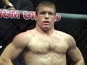 ММА. Хьюз: "Санчес будет готов драться все три раунда" Легенда Ultimate Fighting Championship Мэтт Хьюз продолжает подготовку к бою с Диего Санчесом на ...