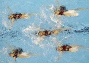 Синхронное плавание. Очередное золото России И в командных соревнованиях синхронисток россиянкам удалось победить.