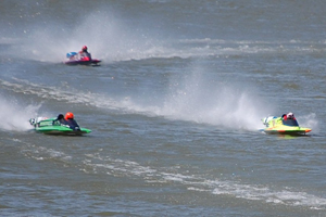 Стартовал 2-й этап чемпионата Украины по водно-моторному спорту  22-24 июля в Хмельницком пройдет 2 этап чемпионата Украины по водно-моторному спорту.
