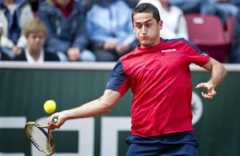 Альмагро выходит в полуфинал в Гамбурге Испанский теннисист не без проблем преодолел четвертьфинальную стадию турнира в Германии, одолев хозяина кортов.