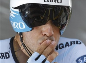 Контадор: "Поздравляю Кэдела" Трехкратный победитель Тур де Франс испанец Альберто Контадор поздравил Кэдела Эванса с победой на Большой Петле.