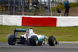 Шумахер сетует на неожиданный вылет с трассы Несмотря на собственную ошибку на 24-м круге, пилот Мерседеса сегодня сумел финишировать на восьмом месте.