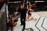 UFC увольняет бойца за стычку с рефери