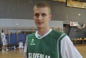 Малькович привлекает молодежь Главный тренер сборной Словении вызвал для подготовки к Евробаскету 18-летнего Луку Рупника. 
