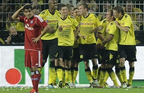 Дортмунд триумфально начинает защиту титула + ВИДЕО Боруссия налегке обыграла Гамбург.