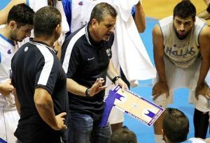 Зурос: "Сейчас возвращаемся на землю" Главный тренер сборной Греции предостерегает своих подопечных от эйфории после победы на кипрском турнире.