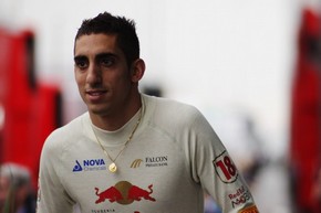 Буэми: "У меня есть контракт до 2013 года" Швейцарец не боится потерять место пилота в Формуле-1.
