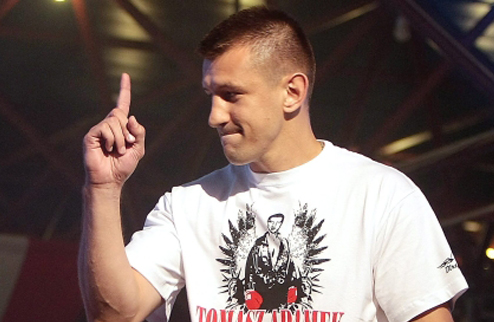 Адамек: "Бой со мной — важнейший в жизни Кличко" Польский боксер рассказал о подготовке к поединку с Виталием Кличко.