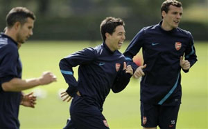 Насри тренируется с Арсеналом Француз остается в Лондоне и готовится к матчу Лиги чемпионов против Удинезе.