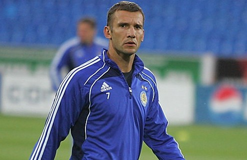 Шевченко пропустит не меньше месяца Нападающий Динамо сможет выйти на поле уже в сентябре. 