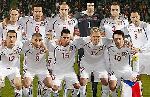 Чехи назвали состав на матч с Украиной Ян Лаштувка и Томаш Хюбшман могут сыграть против команды Блохина. 