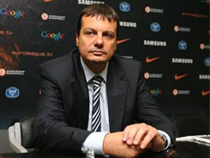Бешикташ подтверждает подписание Кемпа, Петравичюса и Эрцега Новичков представил главный тренер команды Эргин Атаман.