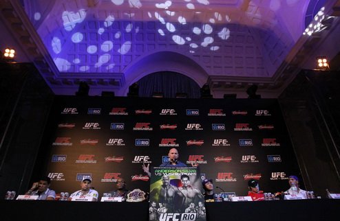 UFC в Бразилии: 100 тысяч зрителей в 2012 году Президент UFC Дана Уайт поведал о твердом намерении организации вернуться в Бразилию в следующем году.
