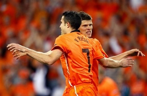 Отбор к Евро-2012. 11 голов Нидерландов + ВИДЕО Сборные продолжают борьбу за путевки на Евро.