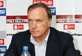 Адвокат: "Игра получилась довольно сложной" Тренер сборной России прокомментировал победу над Македонией (1:0).