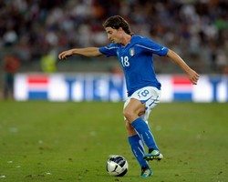 Монтоливо: "Мы рады успешно пройти квалификацию" Полузащитник сборной Италии прокомментировал победу над Словенией (1:0).