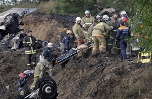 МЧС: В авиакатастрофе под Ярославлем выжили два человека Уже доставлены в больницу один Александр Галимов и член экипажа.