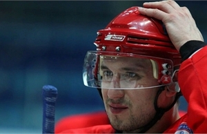 КХЛ. Состояние Галимова остается крайне тяжелым Врачи ведут отчаянную борьбу за жизнь хоккеиста.