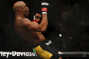Андерсон Силва: 4-5 месяцев на восстановление  Чемпион средней весовой категории UFC Андерсон Силва не сможет драться до начала 2012 года. 
