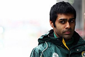Фернандес: "Судьбу Чандхока на Гран-при Индии будет решать команда" Глава команды Лотус убеждает, что его ничего не решено.