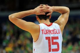 Туркоглу и Тунчери завершили карьеру в сборной Турецкие ветераны разочарованы тем, что команда не смогла пробиться на Олимпиаду.