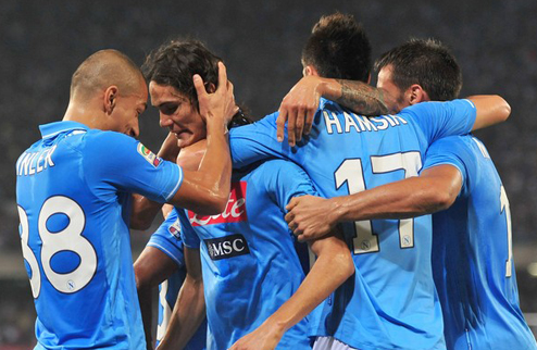 Кавани разобрался с Миланом + ВИДЕО Хет-трик форварда Наполи принес его команде победу в центральном матче тура Серии А.