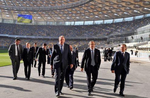 Платини: "Браво всем ответственным за подготовку Украины к Евро-2012" Президент УЕФА остался доволен увиденным за два дня пребывания в Украине. 