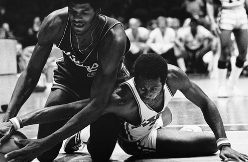 НБА. Вспомнить все. Худший сезон iSport.ua рассказывает о чемпионате 1972/1973 годов в исполнении Филадельфии, которая установила антирекорд НБА по коли...