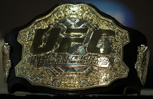 UFC: насыщенный 2012 год UFC 136 станет четвертым мероприятием, которое промоушен организовал за последние четыре недели.