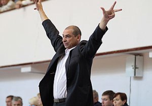 Чигринов: "Пока что мы не можем сплотить команду" Главный тренер Днепр-Азота прокомментировал победу своих ребят в матче с Кривбассбаскетом. 